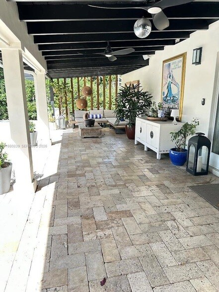 Building Photo - 6520 SW 65th St