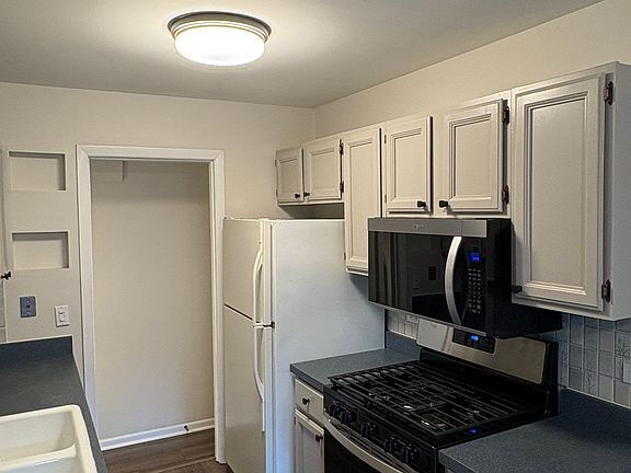 Building Photo - 410 Sunnybrook Ln