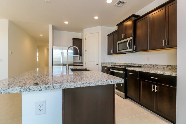 Building Photo - 4426 S 111th Dr