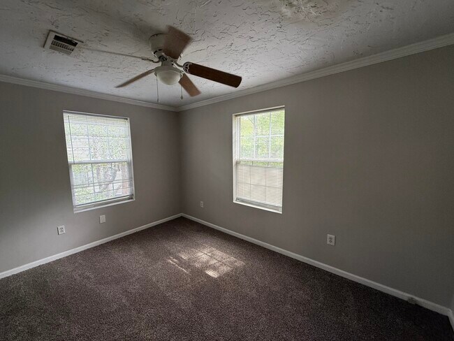 Building Photo - 72 Pisces Dr