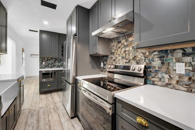 Building Photo - 2665 Nantucket Ln