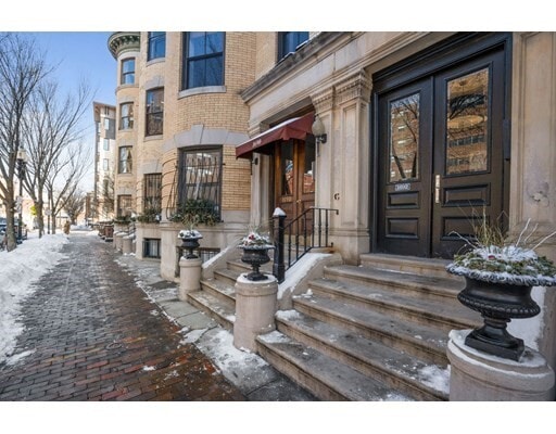 Building Photo - 1690 Washington St