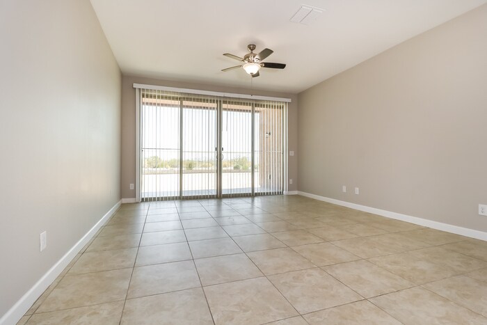 Building Photo - 23775 W Magnolia Dr