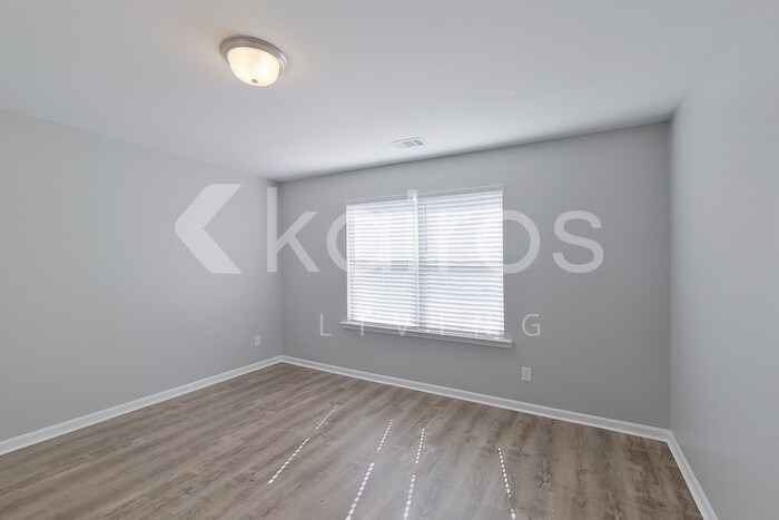 Building Photo - 210 Western Red Cedar Dr