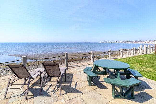 Building Photo - 185 Melba St