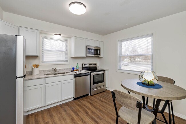 Building Photo - 2025-2027 Fairfax Road