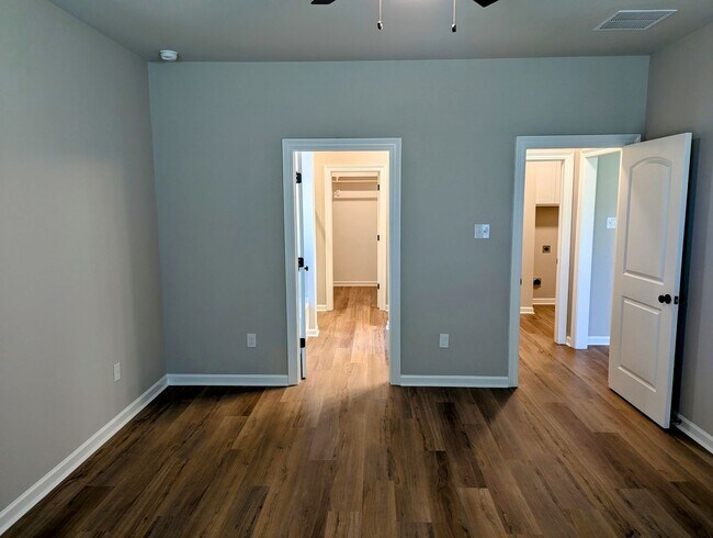 Building Photo - 136 Segovia Wy