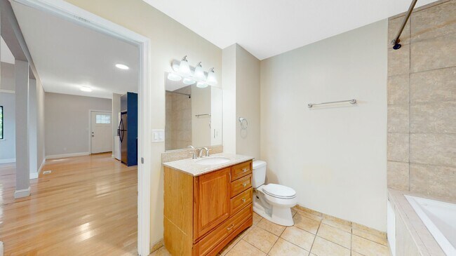 Building Photo - 7099 Pinehaven Rd