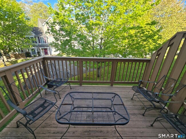 Building Photo - 157 Leeder Hill Dr