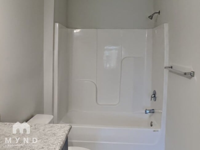 Building Photo - 26 Brown Thrasher Ct