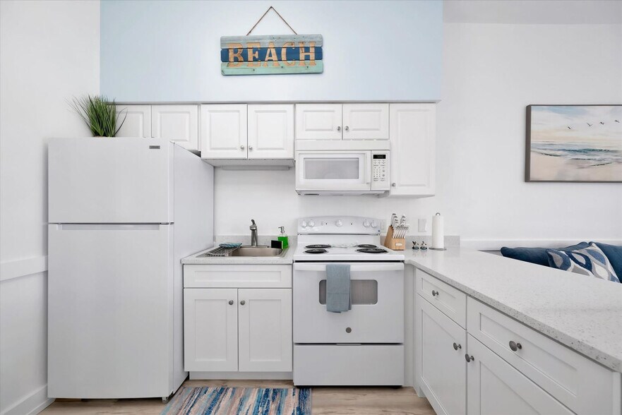 Building Photo - 711 E Gulf Blvd