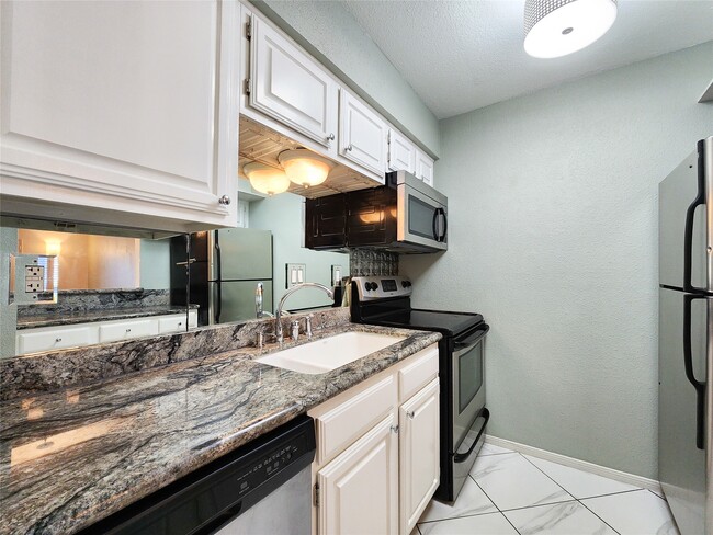 Building Photo - 1860 White Oak Dr