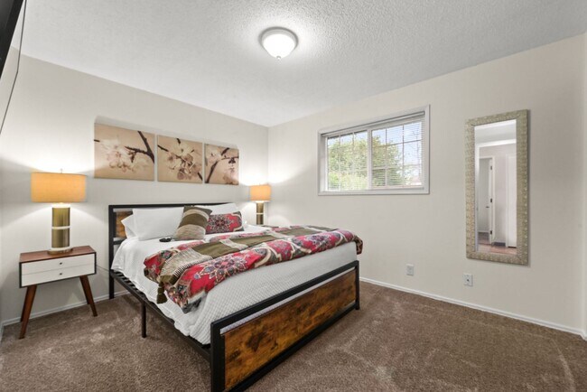 Building Photo - Beautifully updated 3 bedroom, 1 bath house in Eugene!