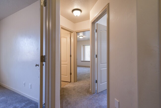 Building Photo - 3 Bedroom Plus Office in The Knolls at Little Valley