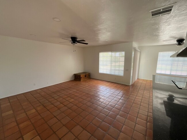 Building Photo - Great Neighborhood in Palm Desert