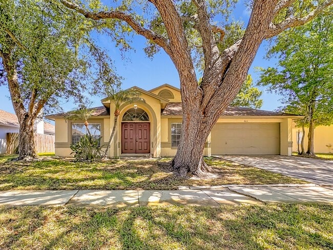 Building Photo - Spacious 4-Bedroom Retreat with 2 Baths in Brandon - 2103 Sq. Ft. of Comfort Awaits!