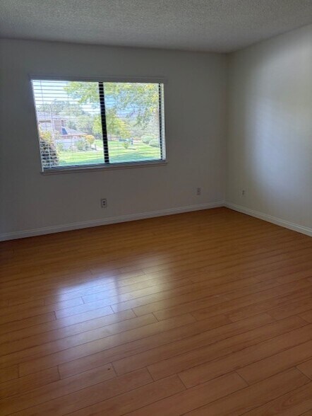 Primary bedroom - 28875 Conejo View Dr