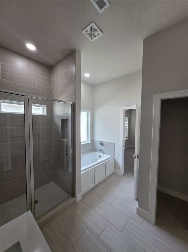 Building Photo - 6203 SW Luster Rd