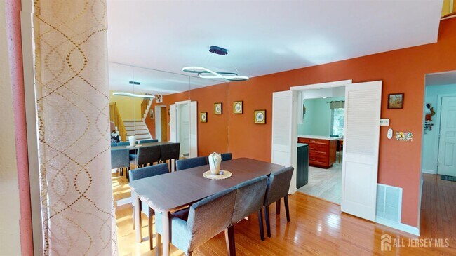 Building Photo - 157 Willowbrook Dr
