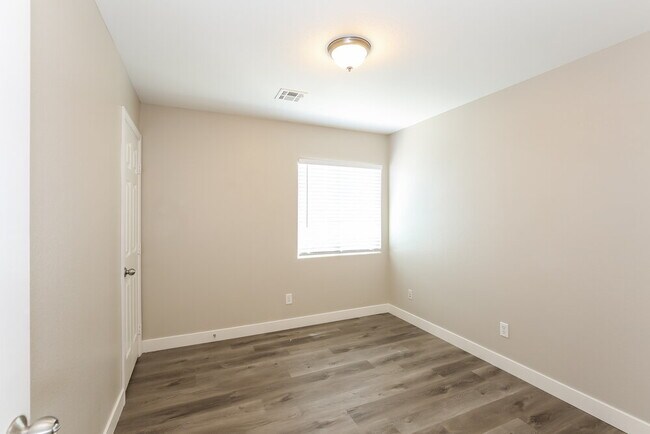 Building Photo - 3732 Gallowtree Ave