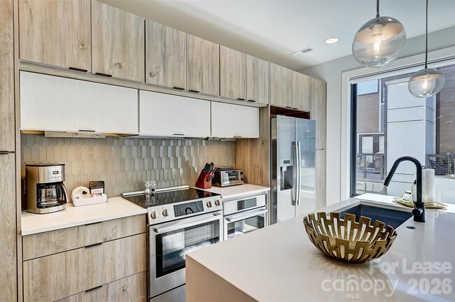 Building Photo - 1208 Minter Pl