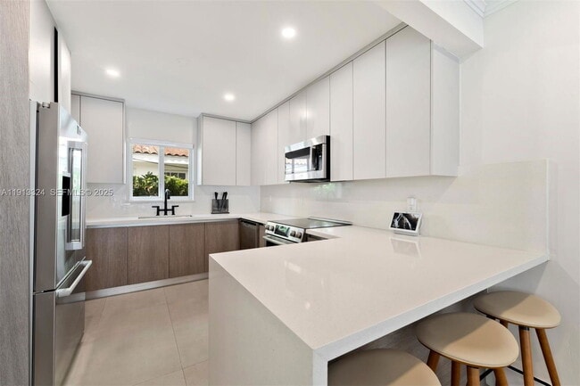 Building Photo - 45 Palermo Ave