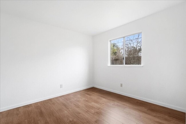 Building Photo - 1025 Marston St