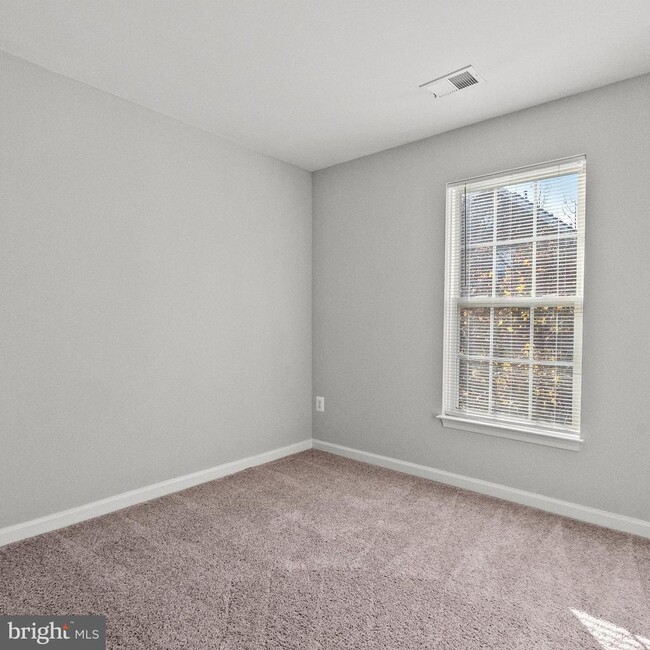 Building Photo - 5006 Grimm Dr