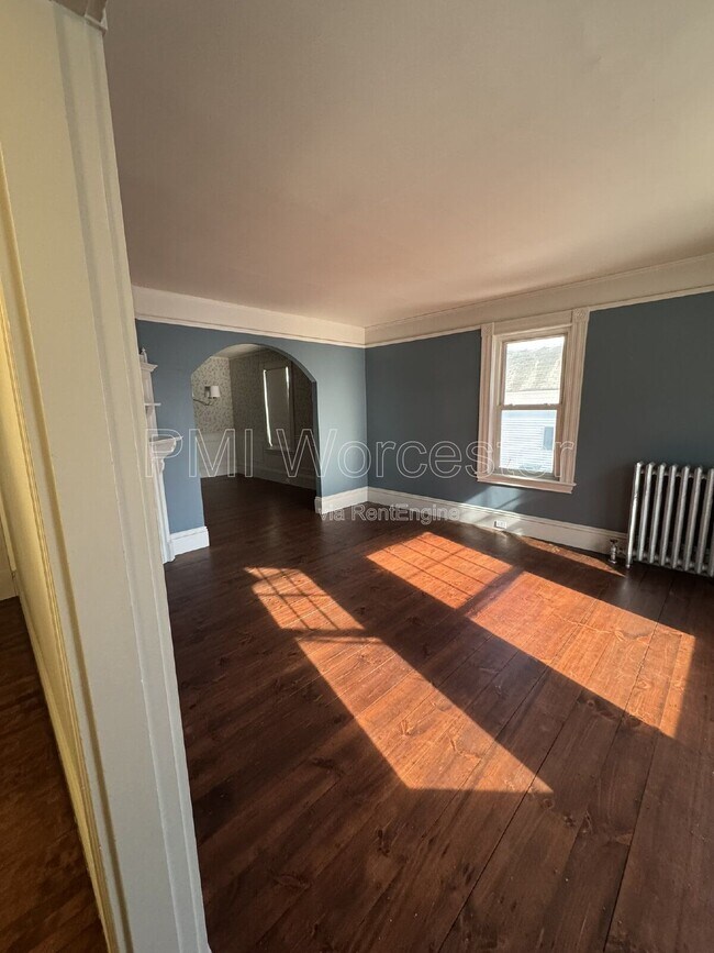 Building Photo - 161 Lincoln St