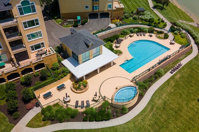 Building Photo - Harbor Crest condo for rent