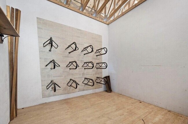 Building Photo - 502 Rambling Dr Cir