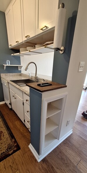 Building Photo - 807 W Trinity Ave