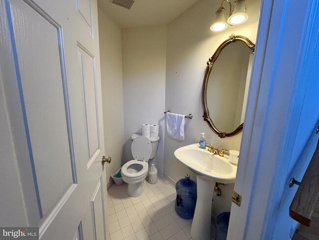 Building Photo - 8179 Skelton Cir