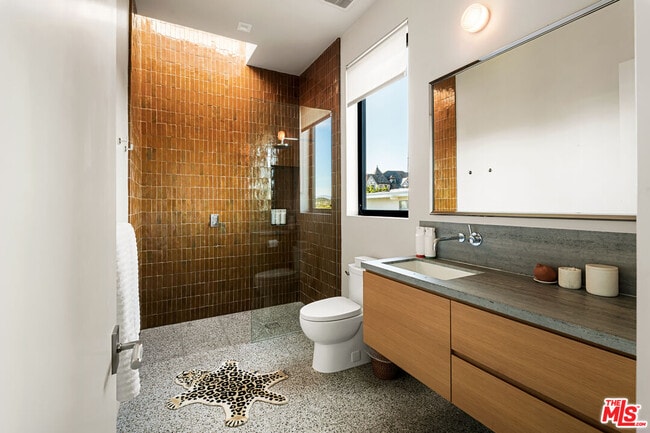 Building Photo - 1030 Somera Rd