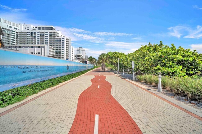 Building Photo - 5313 Collins Ave