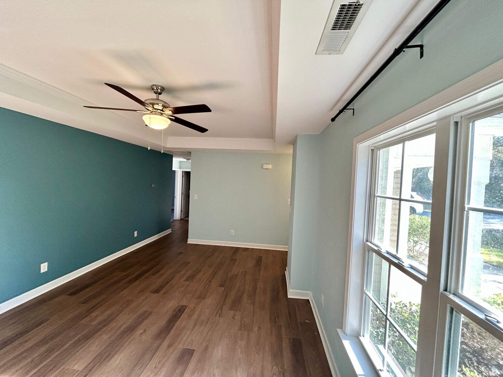 Building Photo - 301 Kraft St