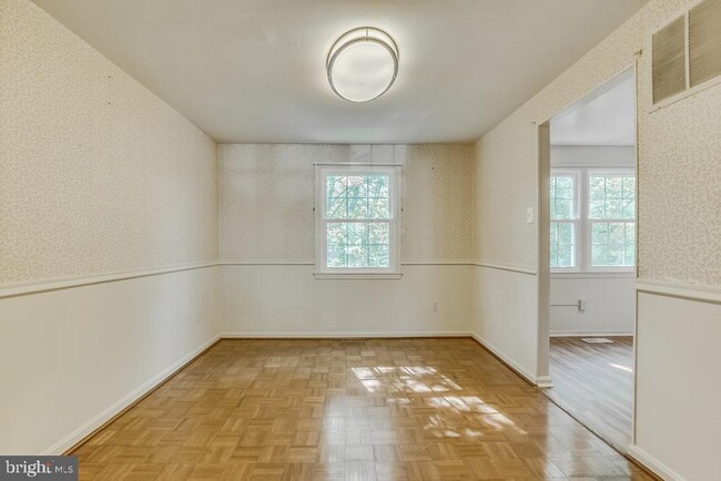 Building Photo - 3025 Ellenwood Dr