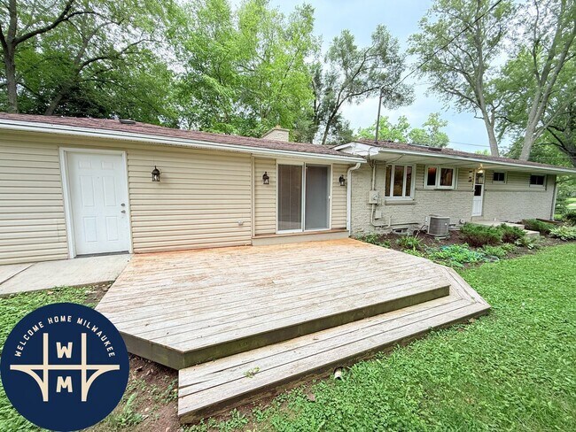 Building Photo - 12400 Elmhurst Pkwy