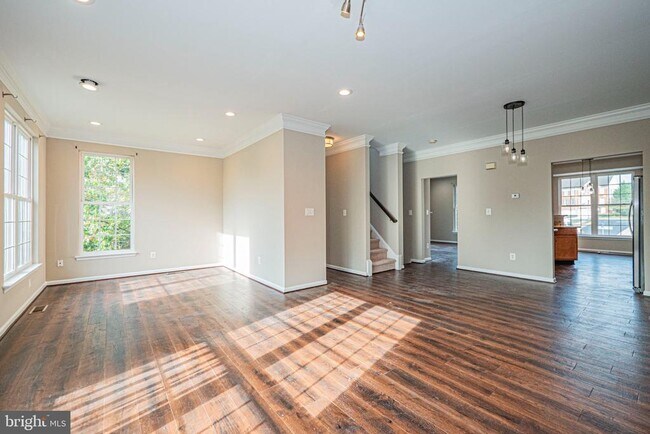 Building Photo - 22619 Upperville Heights Square