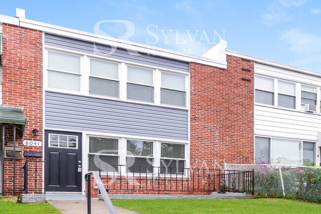 Building Photo - Carve Out a Great Life Here!