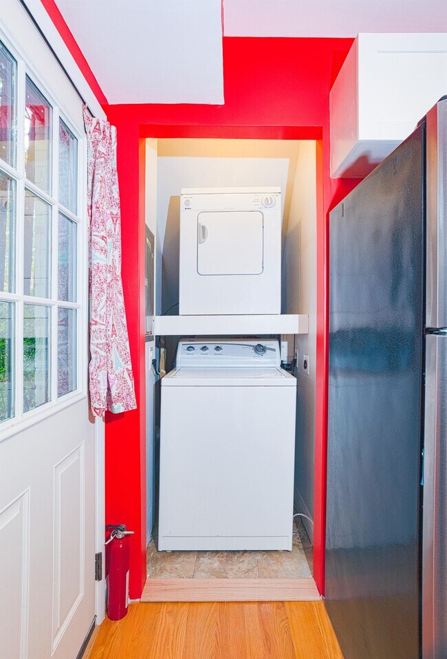 Building Photo - 8524 Manchester Rd