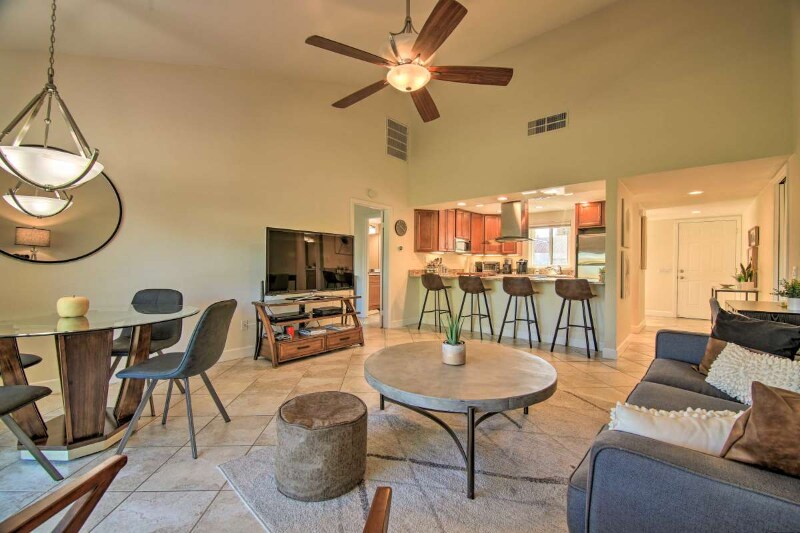 Primary Photo - 40395 Pebble Beach Cir