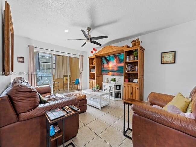 Building Photo - 10641 SW 108th Ave