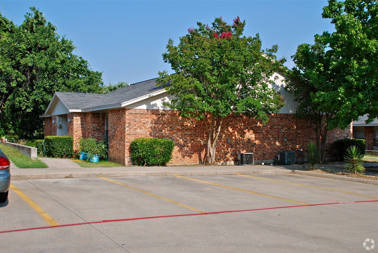 Gateway Village Azle Tx Apartment Finder