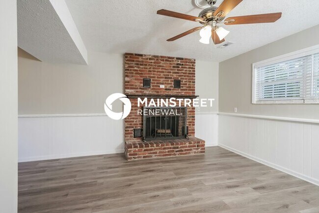 Building Photo - 3 Bedroom Pet-Friendly Home in CRESTWOOD, KY with Main Street Renewal
