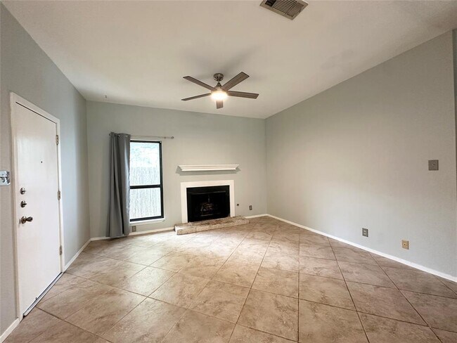 Building Photo - 5504 Montview St