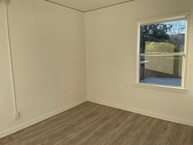Building Photo - 2965 Tyburn St