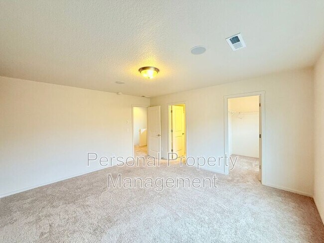 Building Photo - 1329 NE 72nd Way