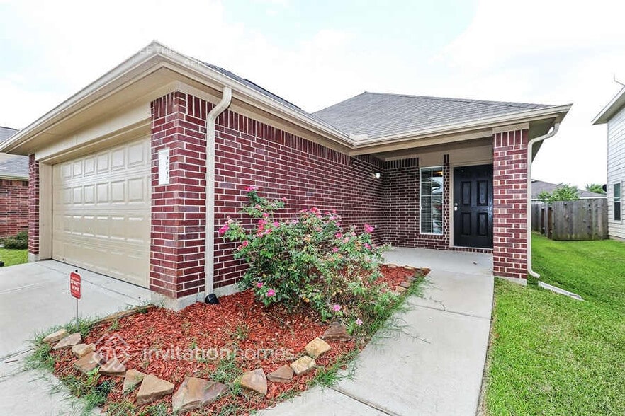 Building Photo - 18815 N Lyford Dr