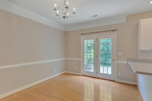 Building Photo - Bright Townhouse Available in Forest Lakes